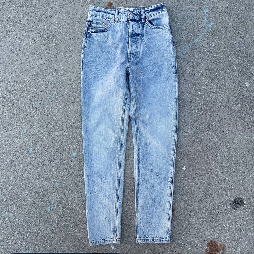 Free People x We The Free Zuri Mom Jean in Lived in Blue Size 26 preloved casual - Picture 2 of 8